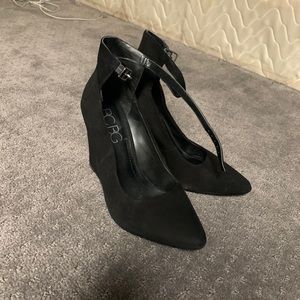 BCBG heels